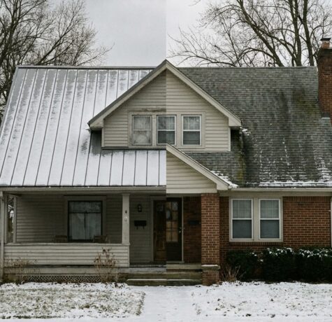 Comparison of metal vs asphalt roofing